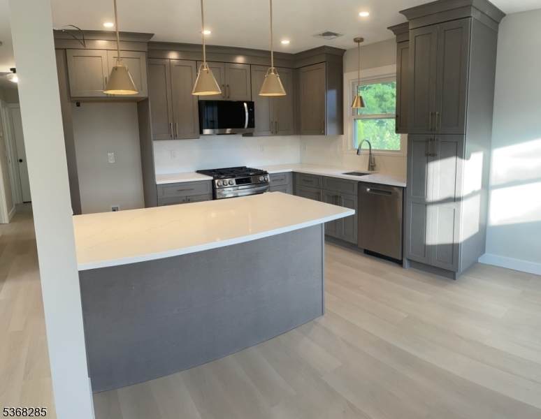 1512 Franklin St - Photo 1