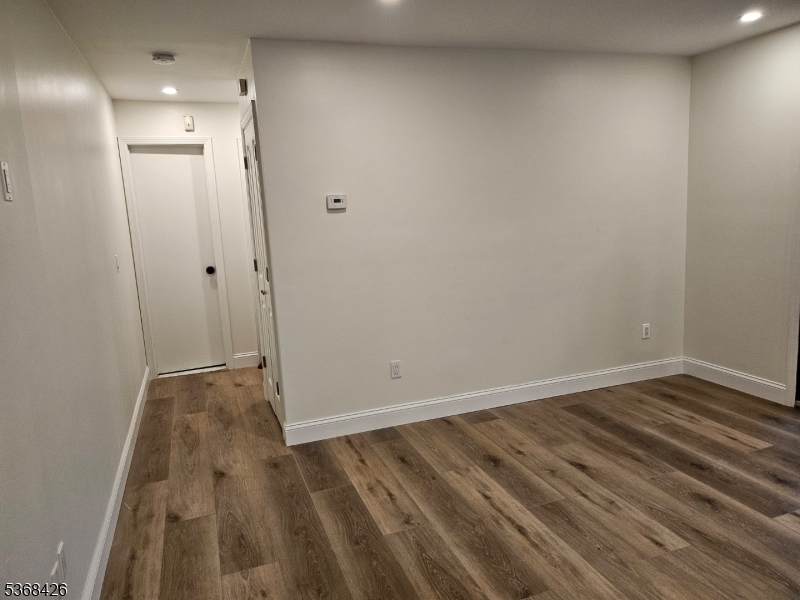700 Schuyler Ave - Photo 1