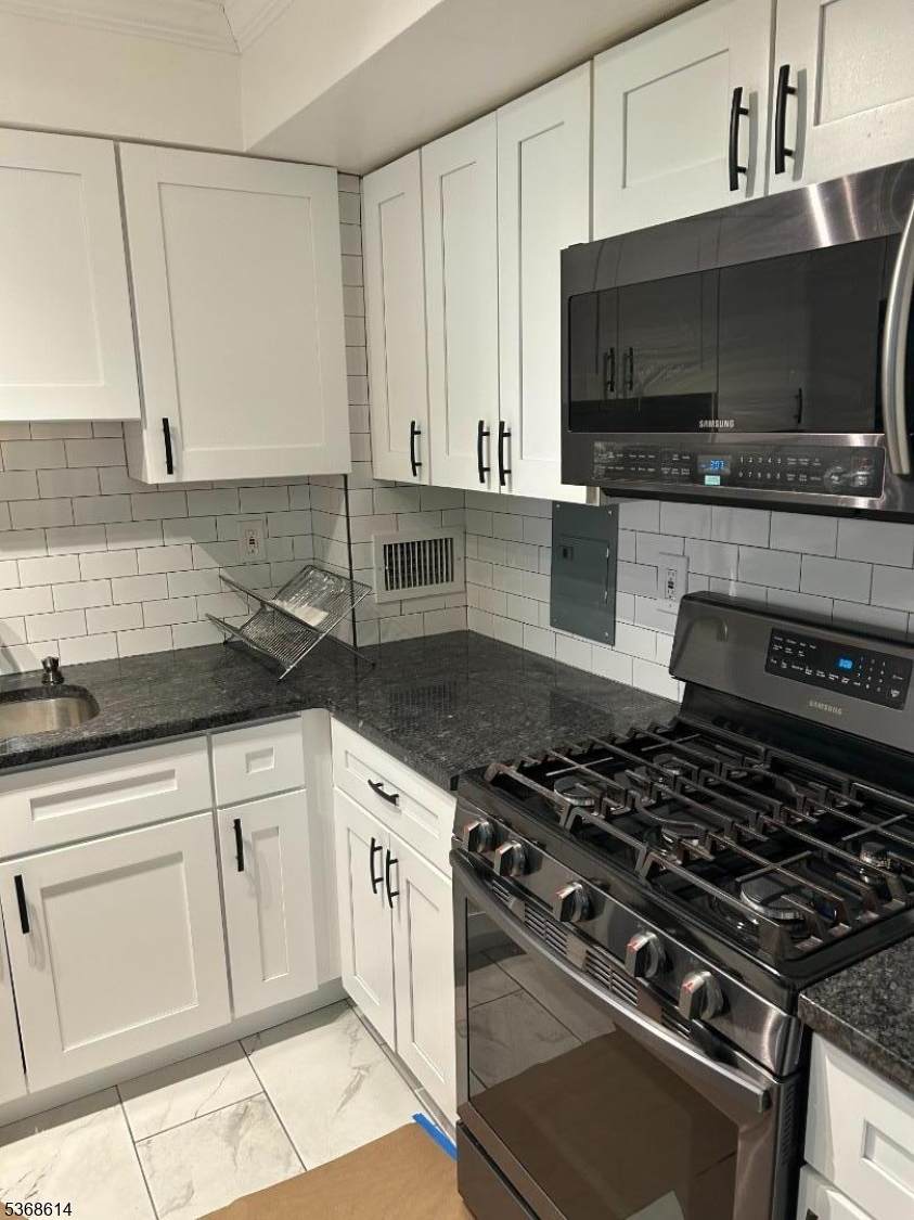 276 Prospect St - Photo 1