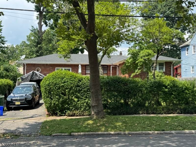 210 W 7Th Ave - Photo 1