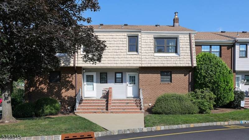 1702 Regents Ct - Photo 1