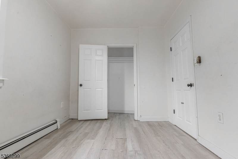 253 Goldsmith Ave - Photo 1