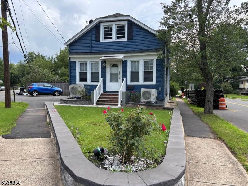 203 Walnut St - Photo 1