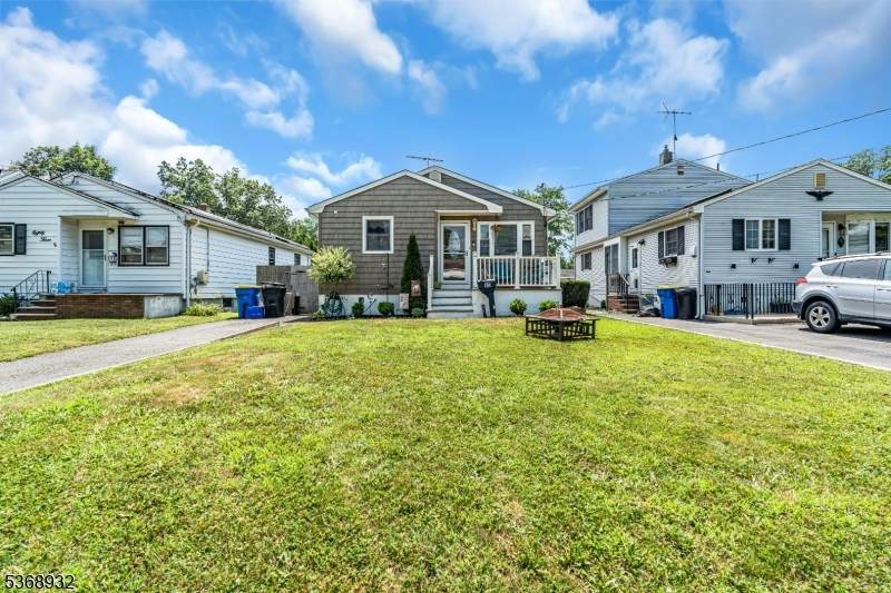 85 Catherine St - Photo 1