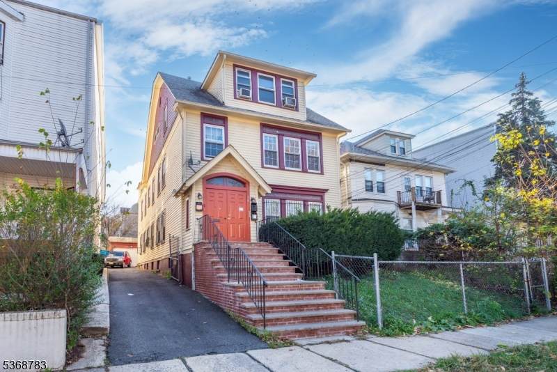 34 Cedar Ave - Photo 1