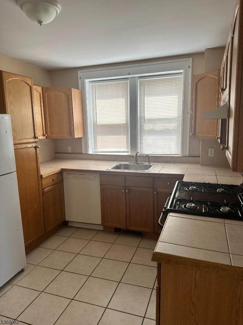 20 Charles St - Photo 1