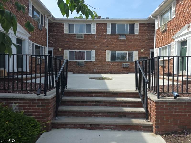 104 N Beverwyck Rd - Photo 1