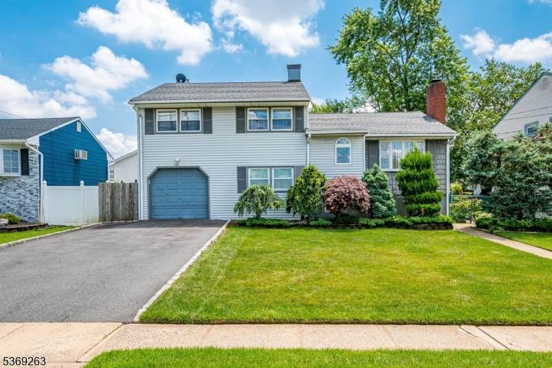 105 Lafayette Rd - Photo 1