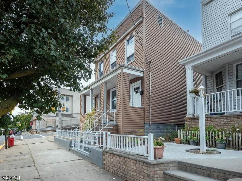 217 Prospect Ave - Photo 1
