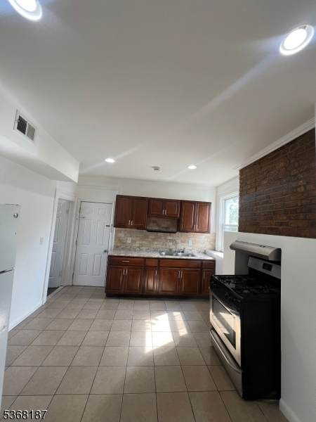 8 Elm St - Photo 1