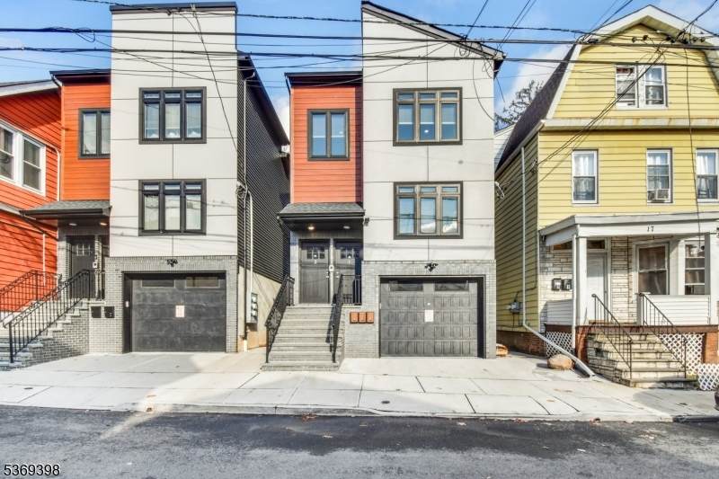 19 Shaw Ave - Photo 1