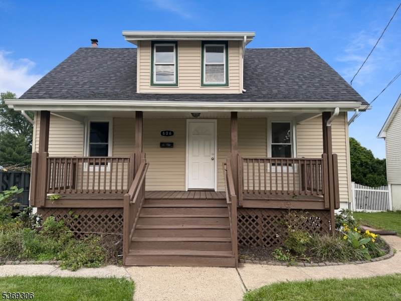 606 Vosseller Ave - Photo 1