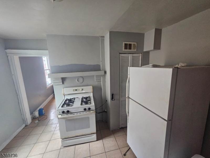 9 Breakenridge Terr - Photo 1