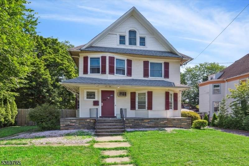 923 Park Ave - Photo 1
