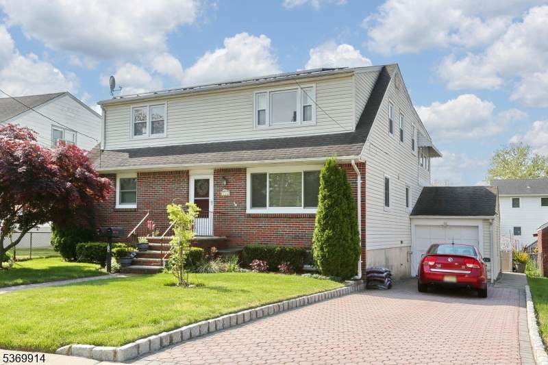 134 Kingston Ave - Photo 1