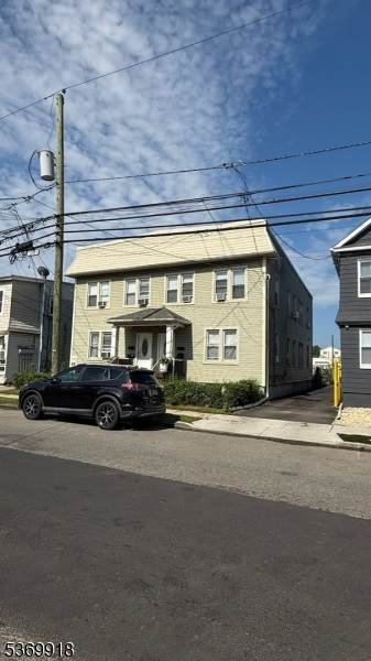 633 Maple Ave - Photo 1
