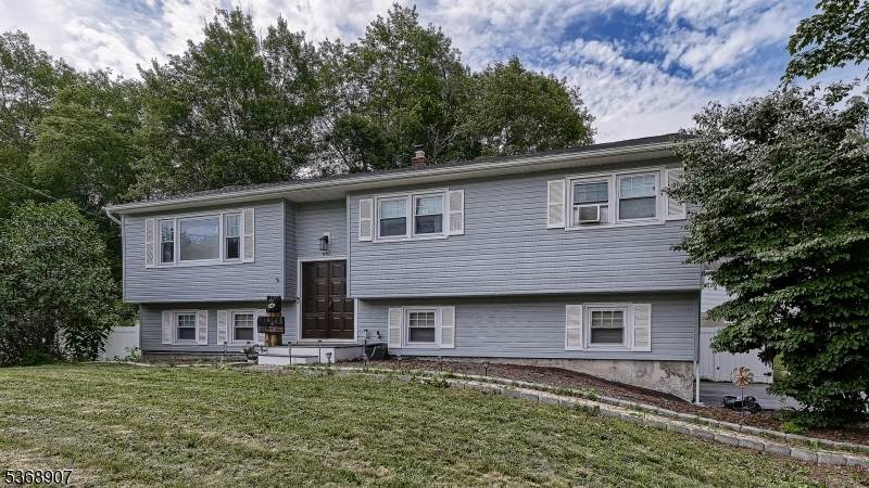 405 Warwick Tpke - Photo 1