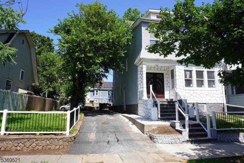 247 Duane St - Photo 1