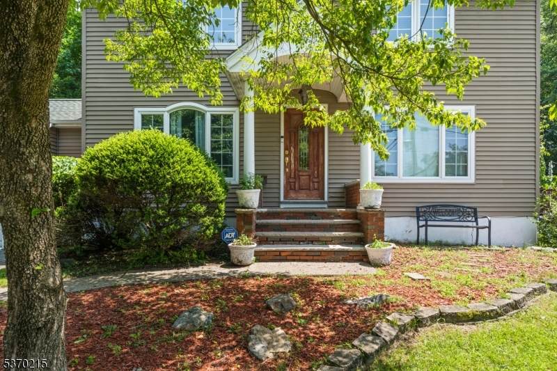 123 Riverview Ter - Photo 1