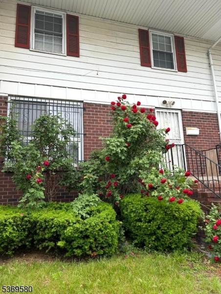 291 13Th Ave - Photo 1