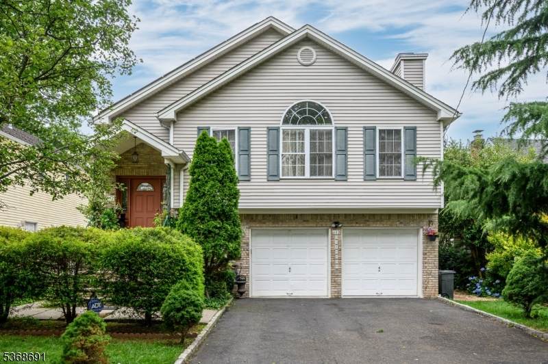 612 Oakwood Ave - Photo 1
