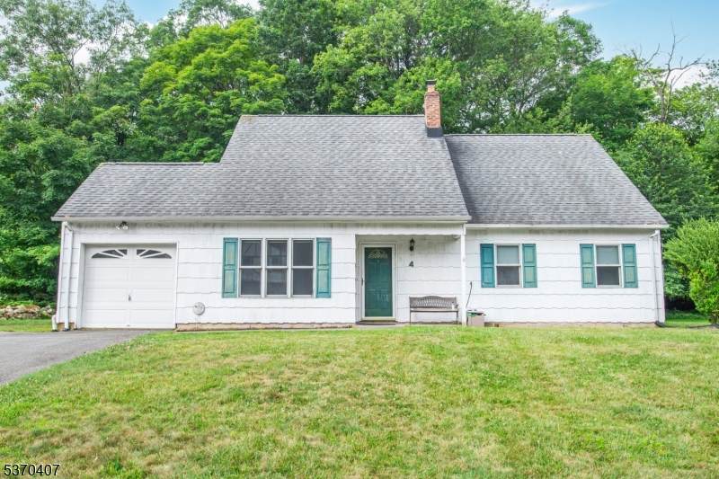 4 Fieldstone Ln - Photo 1