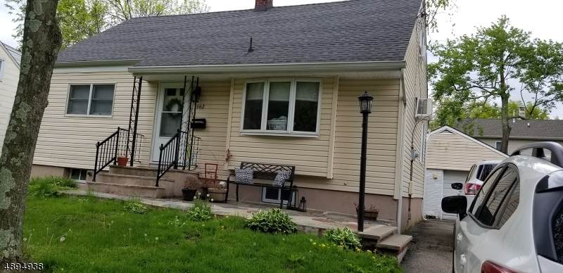 662 Grove St - Photo 1