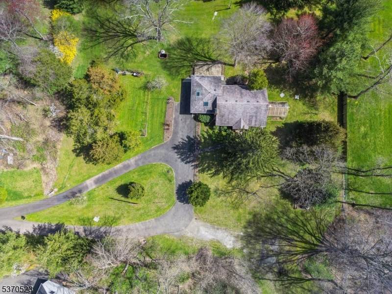 685 Shunpike Rd - Photo 1
