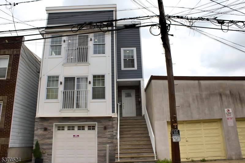 60 Nichols St - Photo 1
