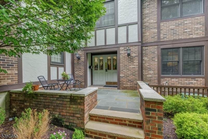 21 Heritage Dr - Photo 1