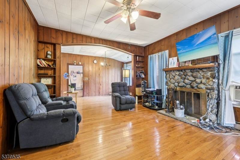 101 Seminole Ave - Photo 1