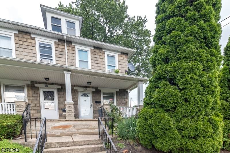 449 Russell Ave - Photo 1