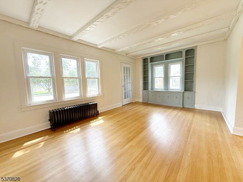 168 Washington Pl - Photo 1