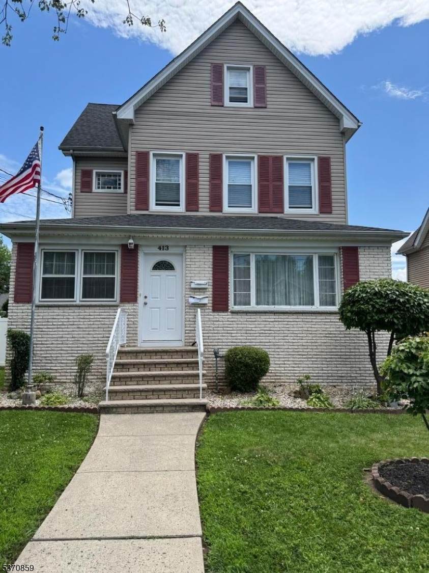 413 Downer St - Photo 1