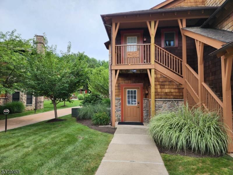 4 Maple Cres - Photo 1