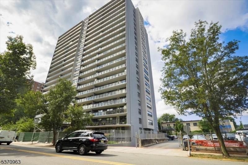 285 Aycrigg Ave - Photo 1