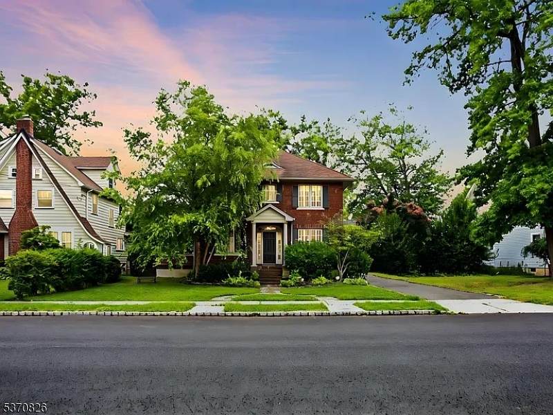258 Hyslip Ave - Photo 1