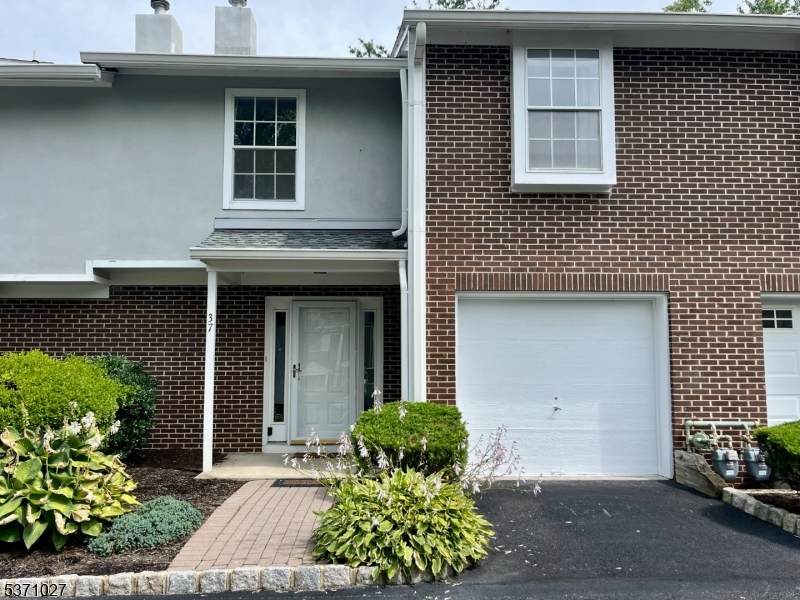 318 Main St - Photo 1
