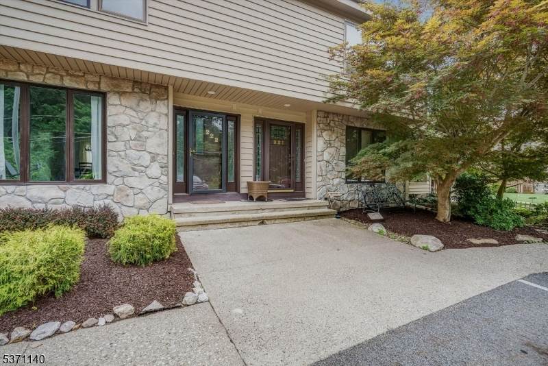 222 Cherokee Rd - Photo 1