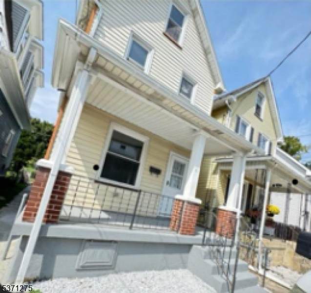 61 Rose St - Photo 1