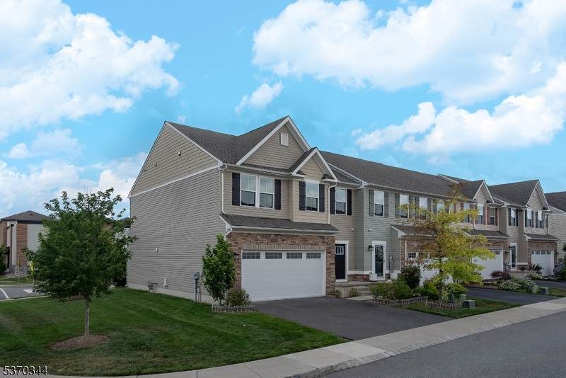 16 Cypress Ln - Photo 1