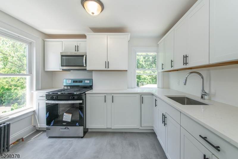 54 Spruce St - Photo 1