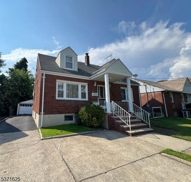 28 Norwood Ave - Photo 1