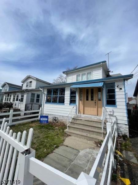 15 Temple Pl - Photo 1