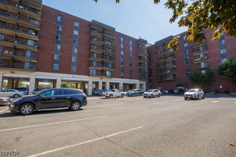 10 N Wood Ave - Photo 1