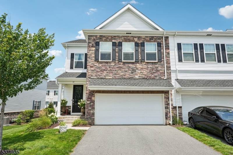 55 Gerhard Pl - Photo 1