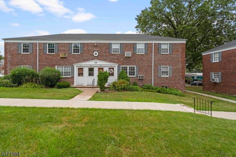 36 W Roselle Ave - Photo 1