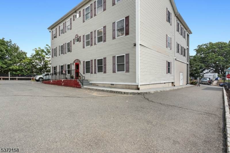 310 Sherman St - Photo 1
