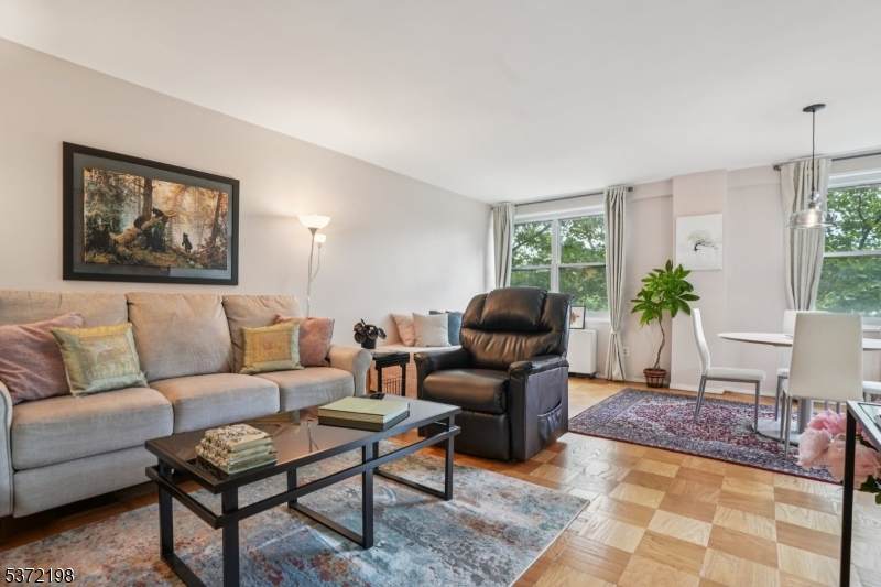 926 Bloomfield Ave - Photo 1