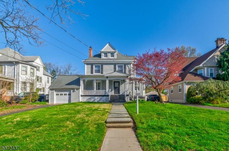 132 W 6Th Ave - Photo 1